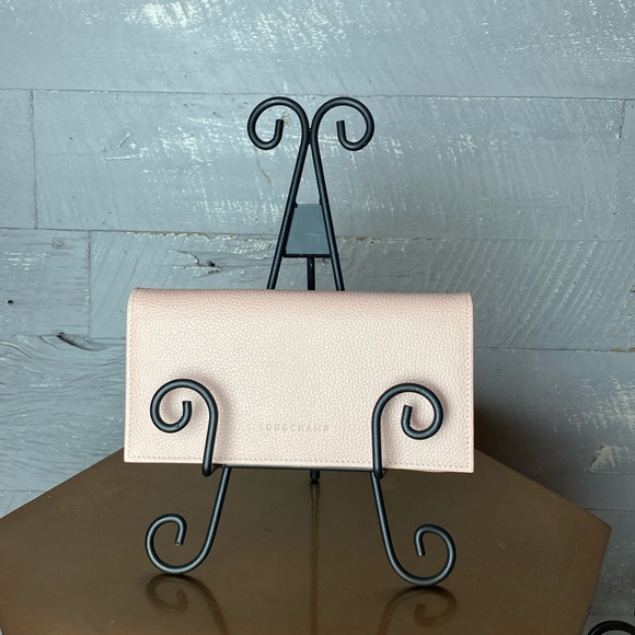 Longchamp Handbags - Like new Longchamp pale pink leather wallet